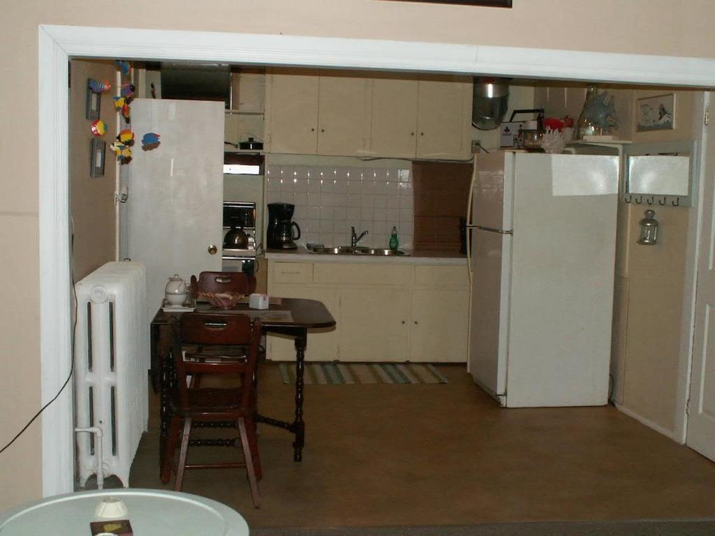 Canalside Restaurant, & Kitchen Store * Port Colborne