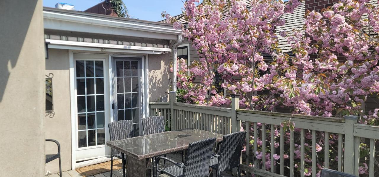 Canalside Restaurant, & Kitchen Store * Port Colborne