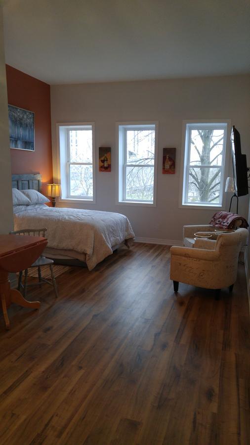 Canalside Restaurant, & Kitchen Store Apartment Port Colborne