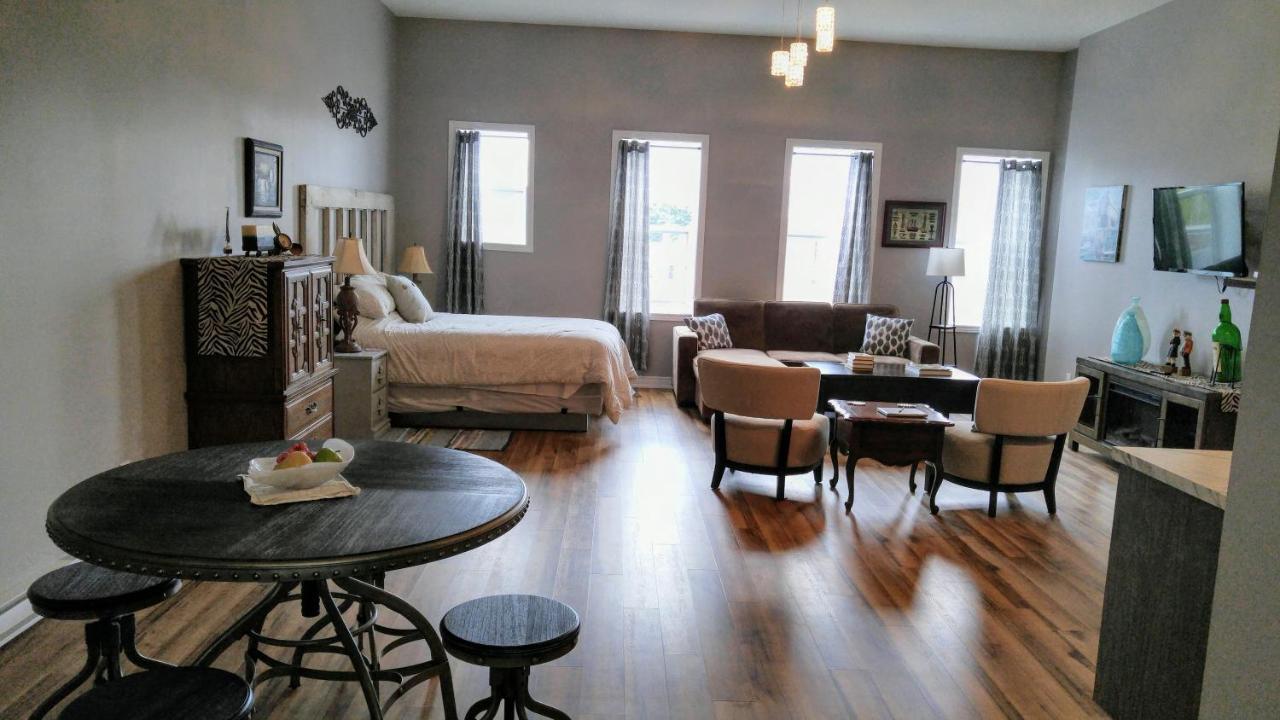 Apartment Canalside Restaurant, & Kitchen Store
