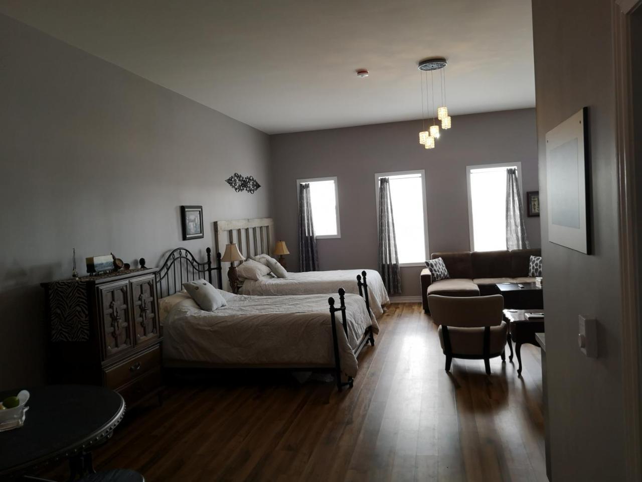 Apartment Canalside Restaurant, & Kitchen Store Port Colborne