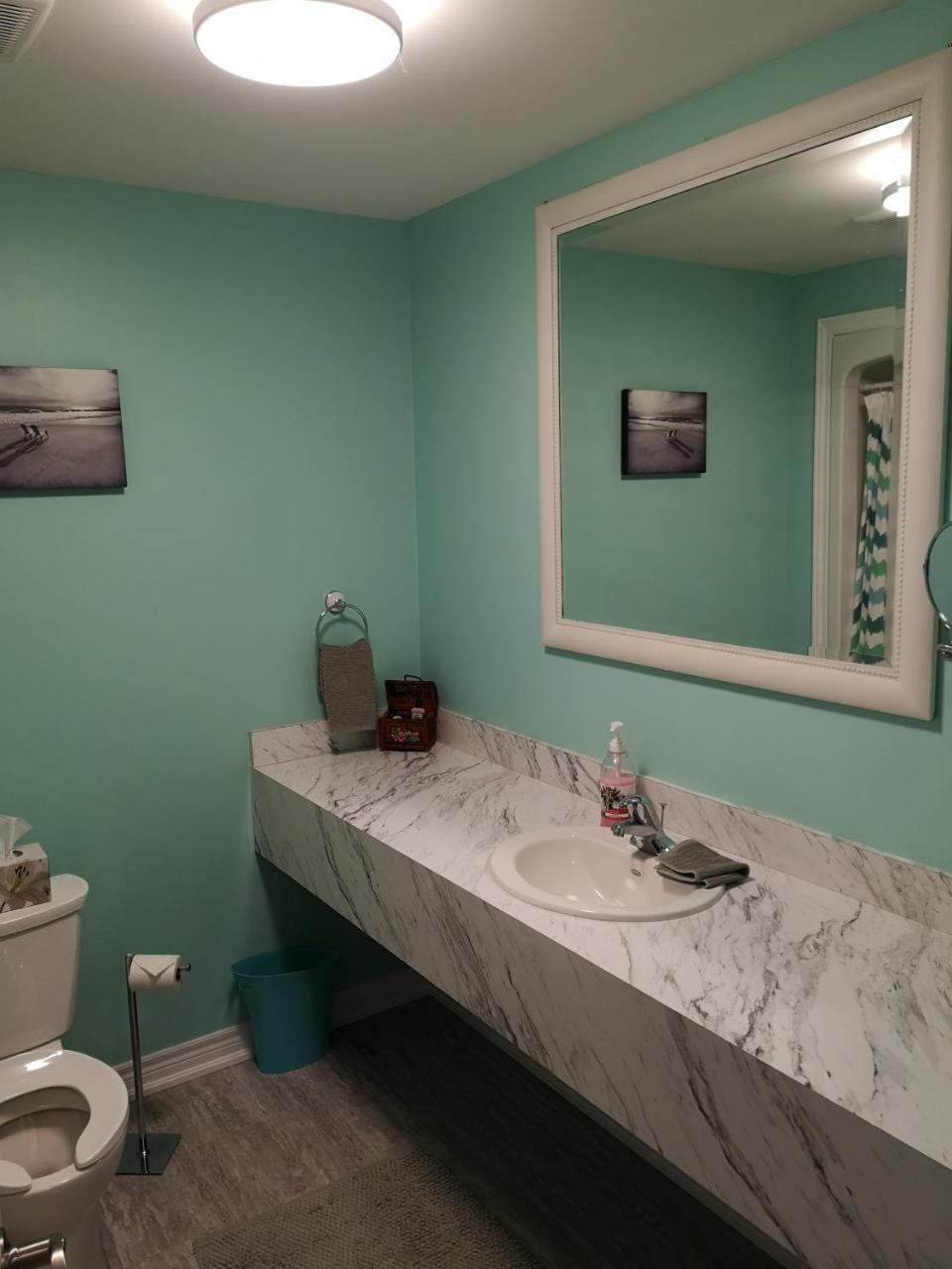 Canalside Restaurant, & Kitchen Store Apartment Port Colborne
