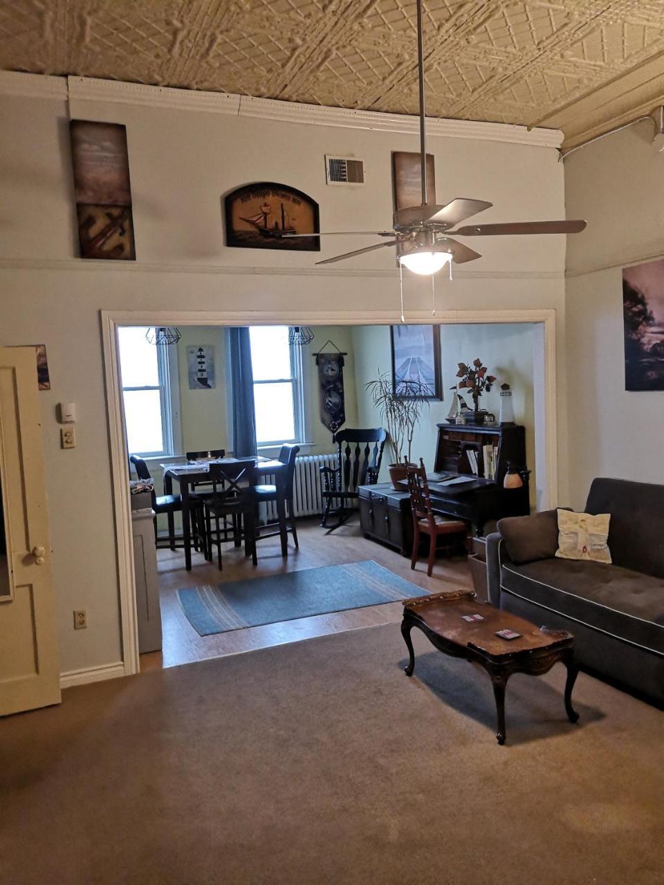 Canalside Restaurant, & Kitchen Store * Port Colborne